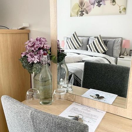 Manchester Escape - Private Room & Bathroom Near Etihad And Coop Arena - Free Secure Parking 외부 사진