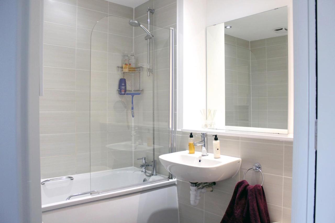 Manchester Escape - Private Room & Bathroom Near Etihad And Coop Arena - Free Secure Parking 외부 사진